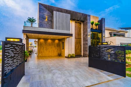 10 Marla Top Quality Build Luxurious Beautiful Modern Design Villa For Sale In DHA Lahore Phase 4 Prime Location