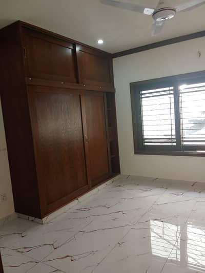 DEFENCE 1000 YARDS UPPER PORTION FOR RENT