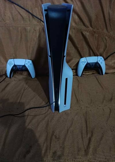 ps5 slim disc 2118 model with 2 controllers playstation play station