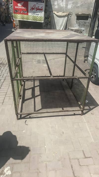 birds cage in good condition