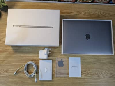 MacBook Air 2018 with box and charger