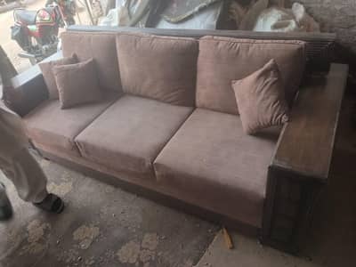 2  piece 3  seater sofa  different colour