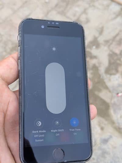 I phone se ( 2nd gen)