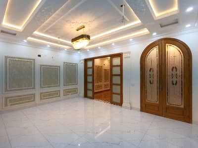 Prime Location In EME Society - Block D House Sized 10 Marla For Sale