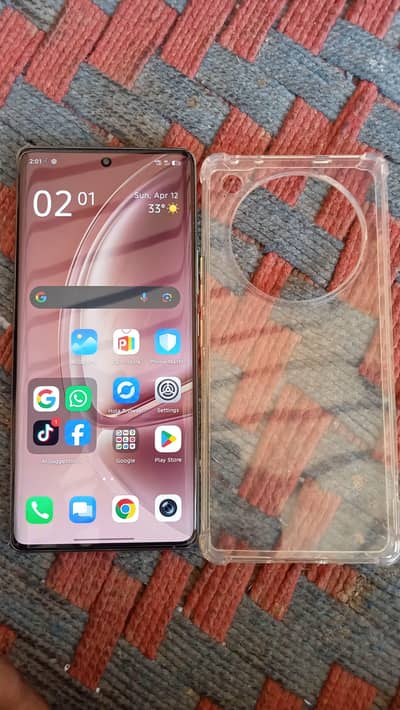 Infinix ZERO 40  box charging sath hai. exchange possible