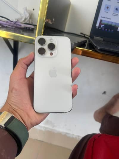 Apple iPhone 15 Pro