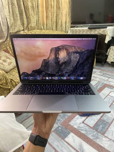 MacBook pro 2017 (16/500)