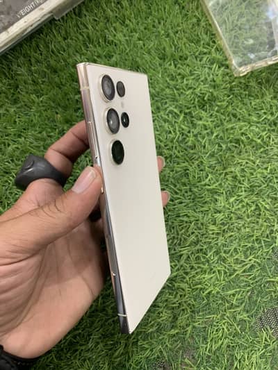 white clour full new contion 10/10