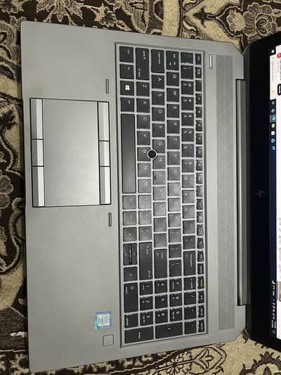 Hp z15 Gen5 corei7 vpro 8gen