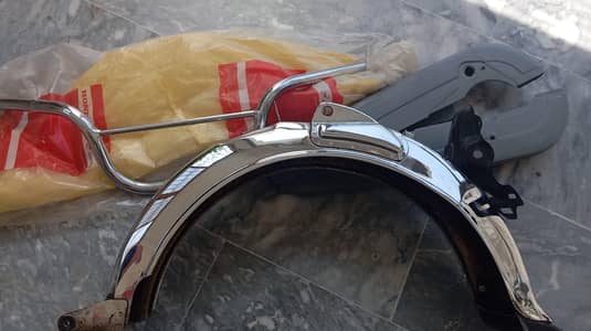 CD 70 genuine mudguard+handle bar