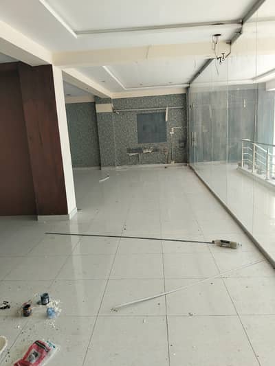 Hall for rent in E11 2 for office for salon