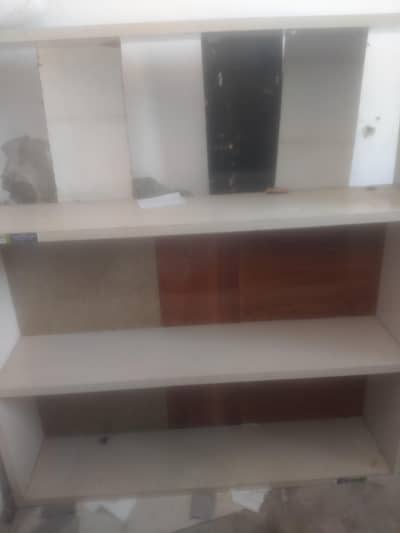 2 counter +1 rack 03095347368 munasib rate m mil jaye ga urgent sale