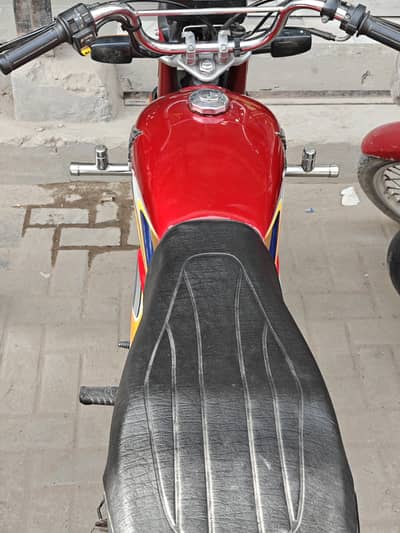 Honda CD70 2025 good condition clr red