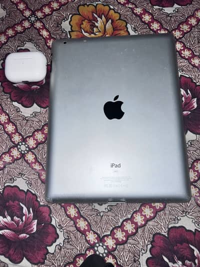 iPad 2 with cover and cable or EarPods free