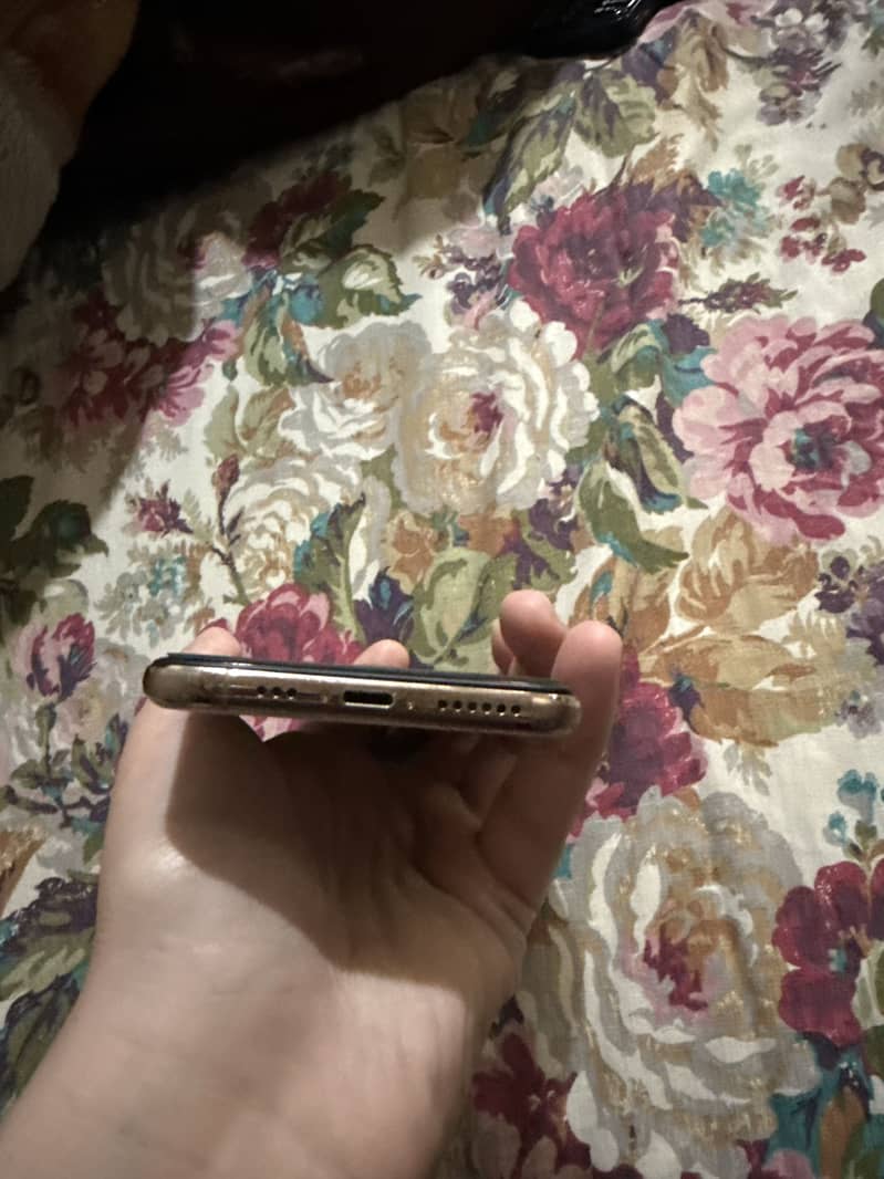 iPhone XS 5