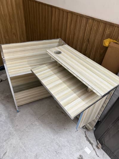 Compact foldable workstation