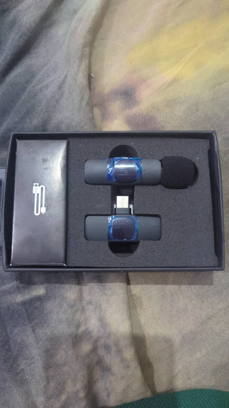 K8 Wireless Microphone 1