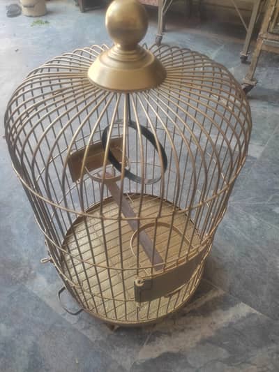 beautiful cage heavy weight in golden color