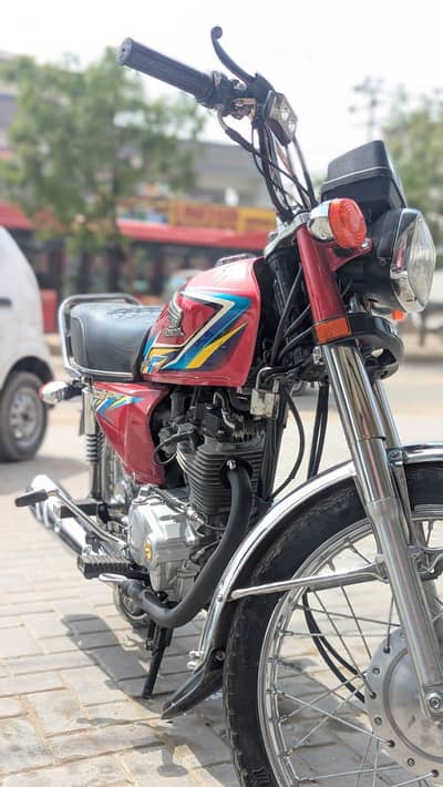 Honda 125 Golden karachi number
