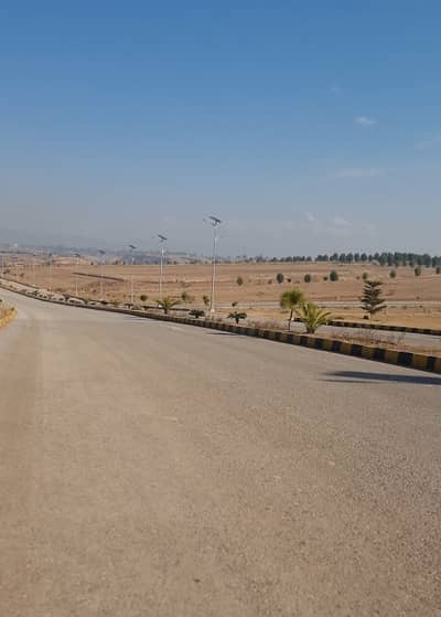 BLUEBELL 8 MARLA COMMERCIAL BOULEVARD CORNER PLOT