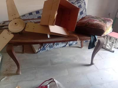 ised dining tabel with chairs of 5