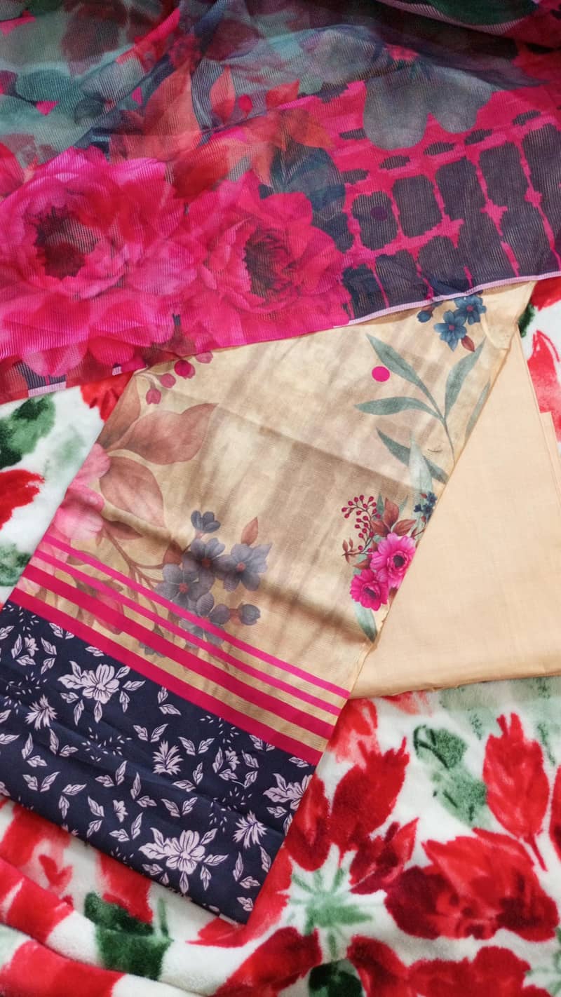 Summer Unstitched Lawn Suit 3PC – Premium Quality 2
