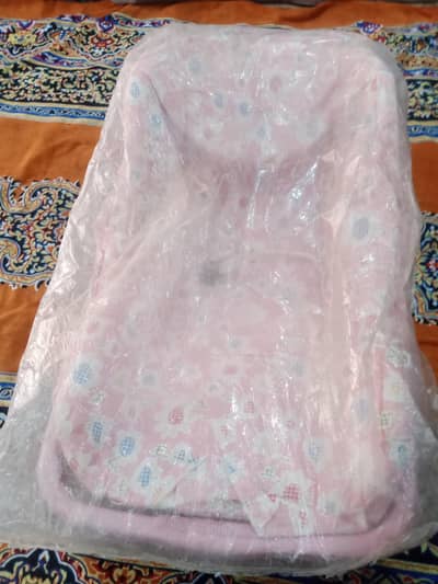 Baby Cot / Baby Seat | Soft & Comfortable | Good Condition