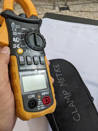 CAT digital Clamp Metre