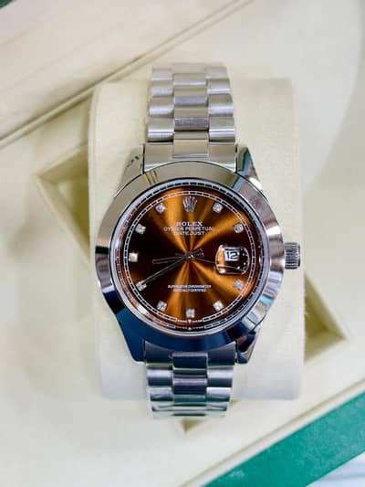 Premium watches  Metal chain Cash on delivery