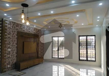 7 Marla House Up For Sale In Bahria Town Phase 8 - Abu Bakar Block