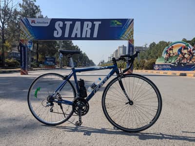 Felt f100 road bike/bicycle for sale