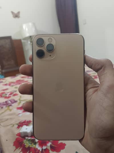 iphone 11 pro (exchange possible with 13pro)