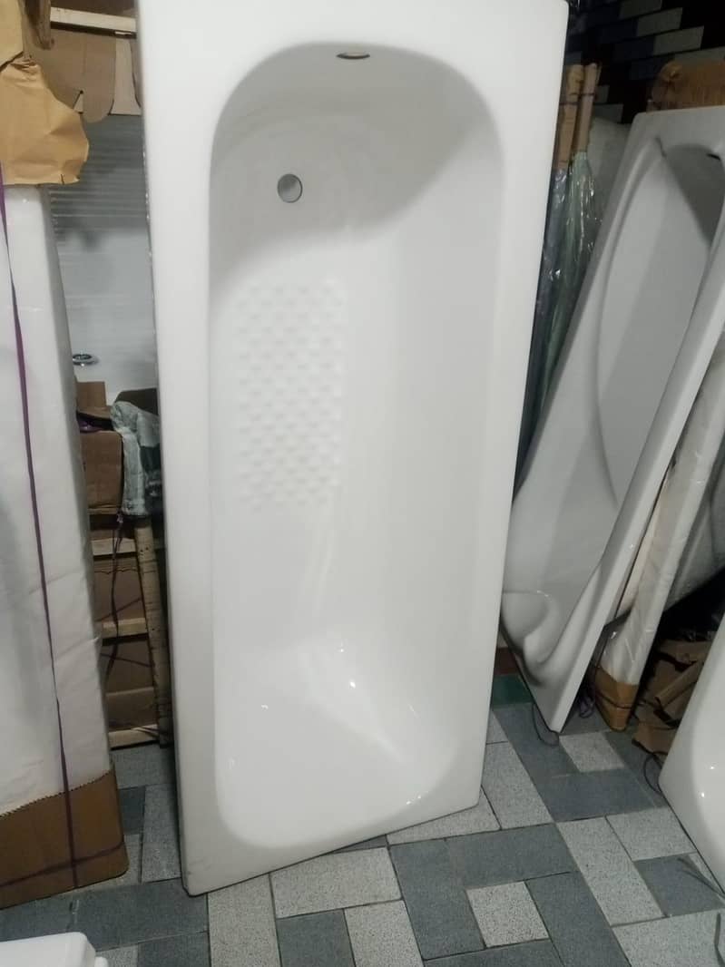 bath tub 0