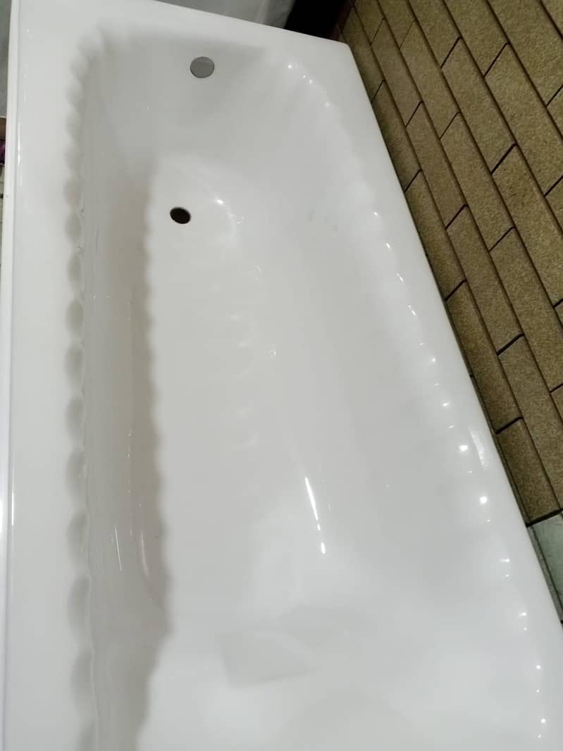 bath tub 1