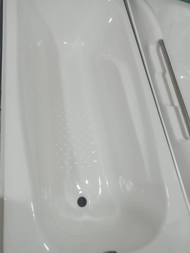 bath tub 10