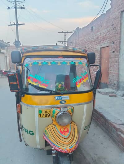 تیز رفتار رکشہ براۓ فروخت ظفر کالونی ملت روڈ03057249553