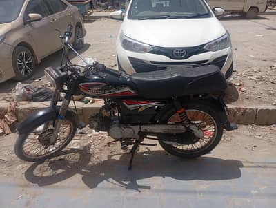 bike ok ha bilkul carpater . . chain spokit (new) ha abhee lagwaya ha