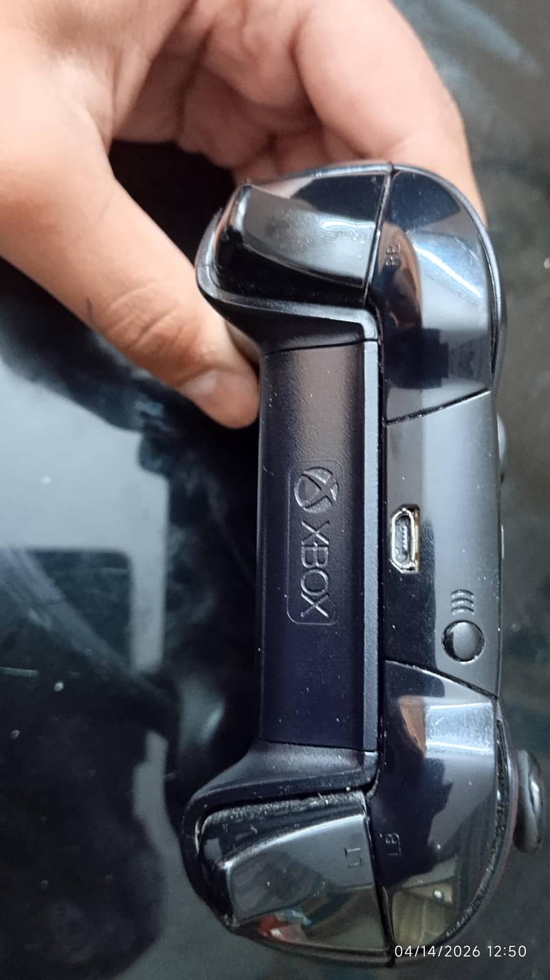 X box one wireless controller 3