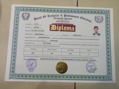 I need a job I am dispenser agr ap k pass job to contact kro 03277712