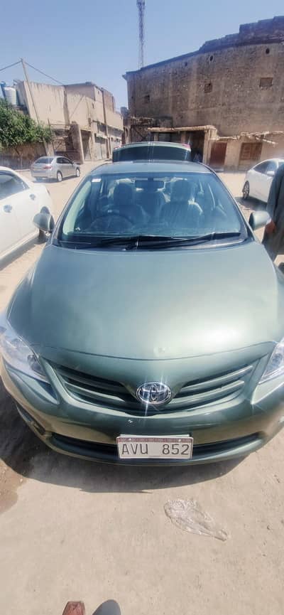 chat bant darwazy apny rang my hy . pilr molgad mamili rang hy. dage ful