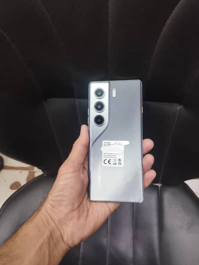 Tecno camon 40 pro 8gb 256gb box original charger 10 10 condition