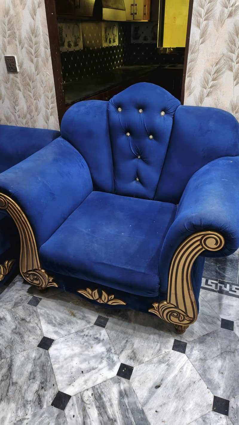 Sofa set available 3