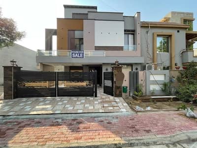 10 MARLA BEAUTIFUL HOUSE FOR SALE IN OVERSEASB B BAHRIA TOWN LAHORE