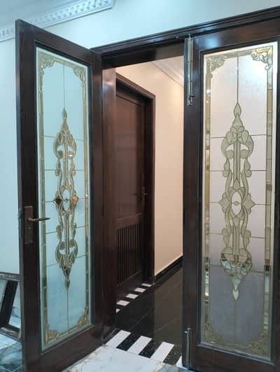 10 Marla House For Sale In Overseas B Block Bahria Town Lahore.