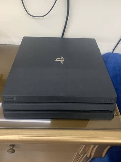 Playstation Pro 800gb used with Games