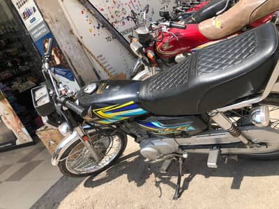 125 har chezzzz new ha engine ka thora sa kam baki ha