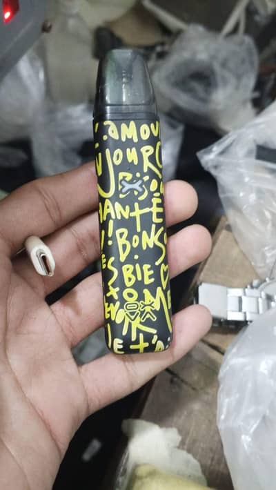 Oxva vape good condition  18 sal se upar wala purchase kar sakta hai
