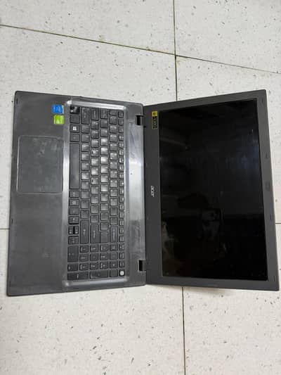 2 Laptops Available for Sale with Graphics Card