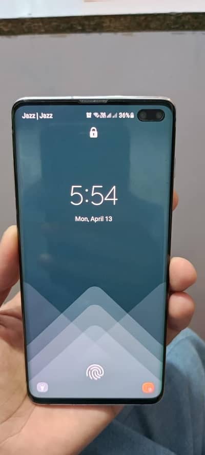 Samsung S10+ For Exchange With Iphone Or Selling
