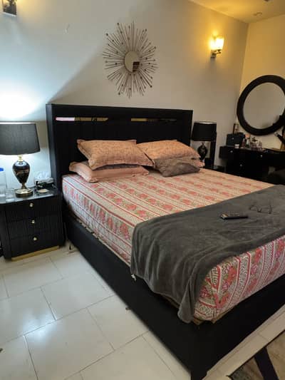 King size bed set for sell